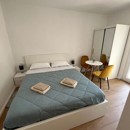 Green Oasis For Two, 30 Meters From Sea Apartment Zadar Exterior photo